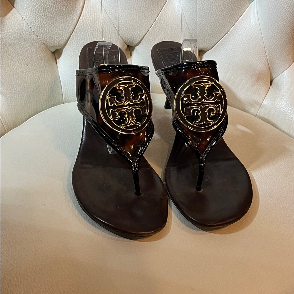 Tory Burch Brown Tortoiseshell Logo Thong Heeled Sandals 8 - Picture 7 of 16